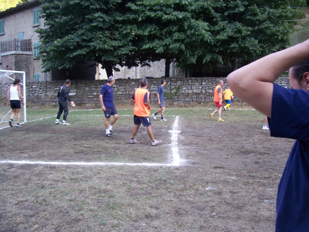  Image name: Calcio32.jpg 
 width: 601 pixel 
 height: 452 pixel 
 Size: 280972 bytes 
 Click to enlarge 